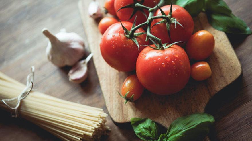 Trucos para dar salida a los tomates viejos