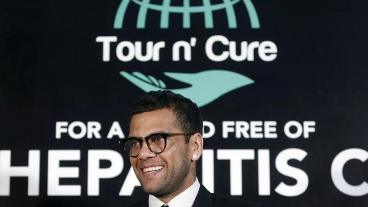 Dani Alves es embajador mundial de una campaña contra la hepatitis C