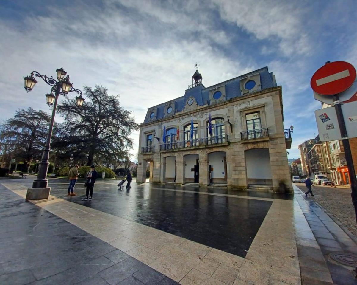 Edificio del Ayuntamiento de Siero.   | P. T.