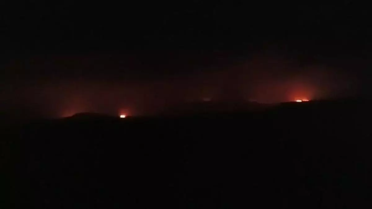 Un incendio fuerza el desalojo de cinco pueblos en Zaragoza