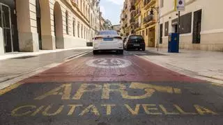 La Zona de Bajas Emisiones de València solo multará desde 2028 a coches de más de 22 y 27 años