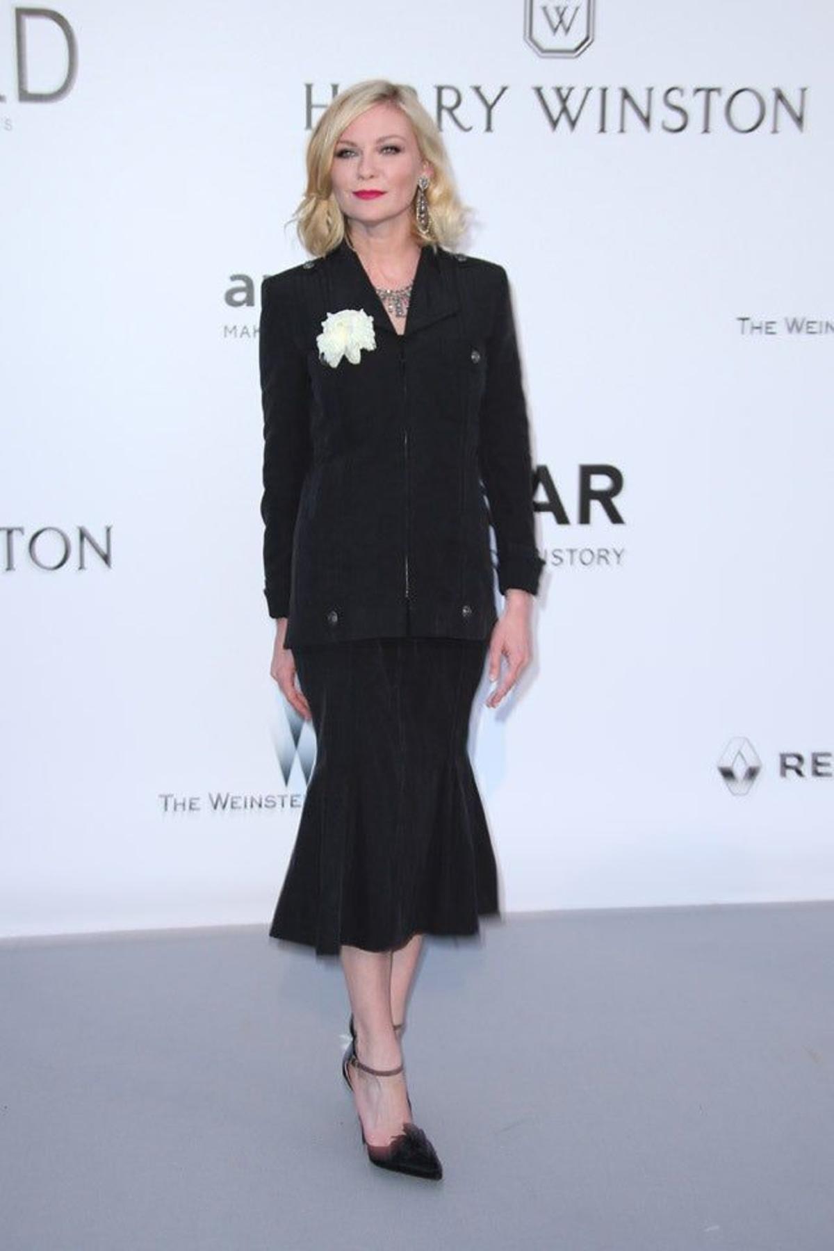 Kirsten Dunst, de Chanel, en la gala amfAR de Cannes 2016.