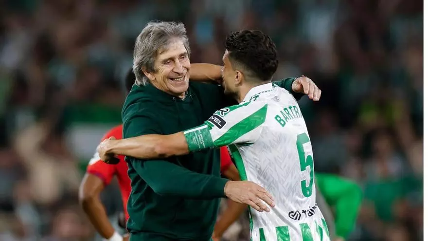 Pellegrini celebra el pase del Betis a la final de la Liga Conferencia