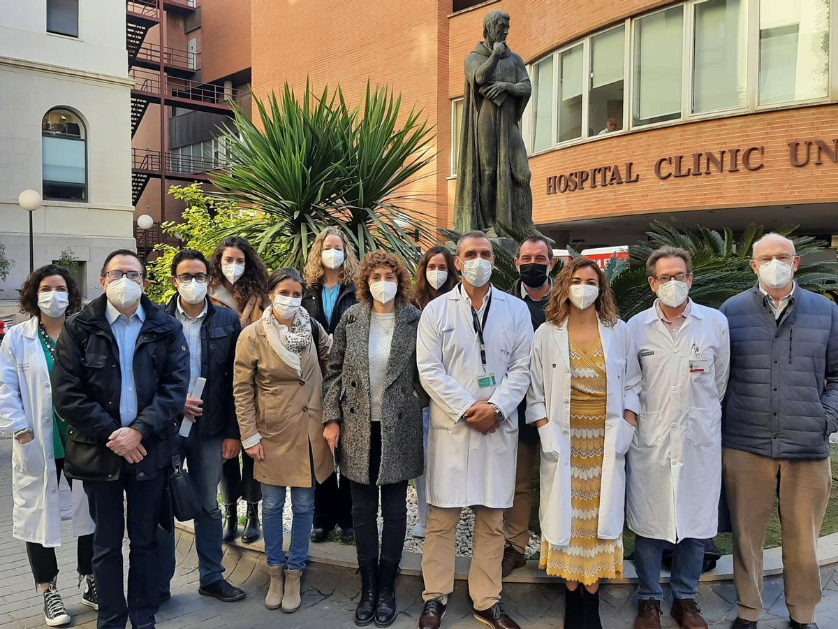 Especialistas de la Unidad de Endometriosis del Clínico