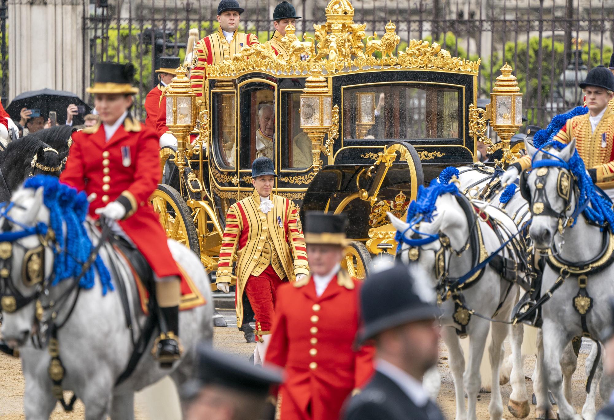 La coronació de Carles III en imatges