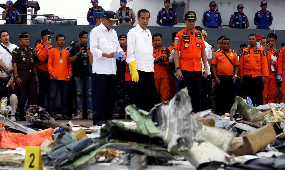 zentauroepp45687214 indonesia s president joko widodo inspects the recovered deb181030104248