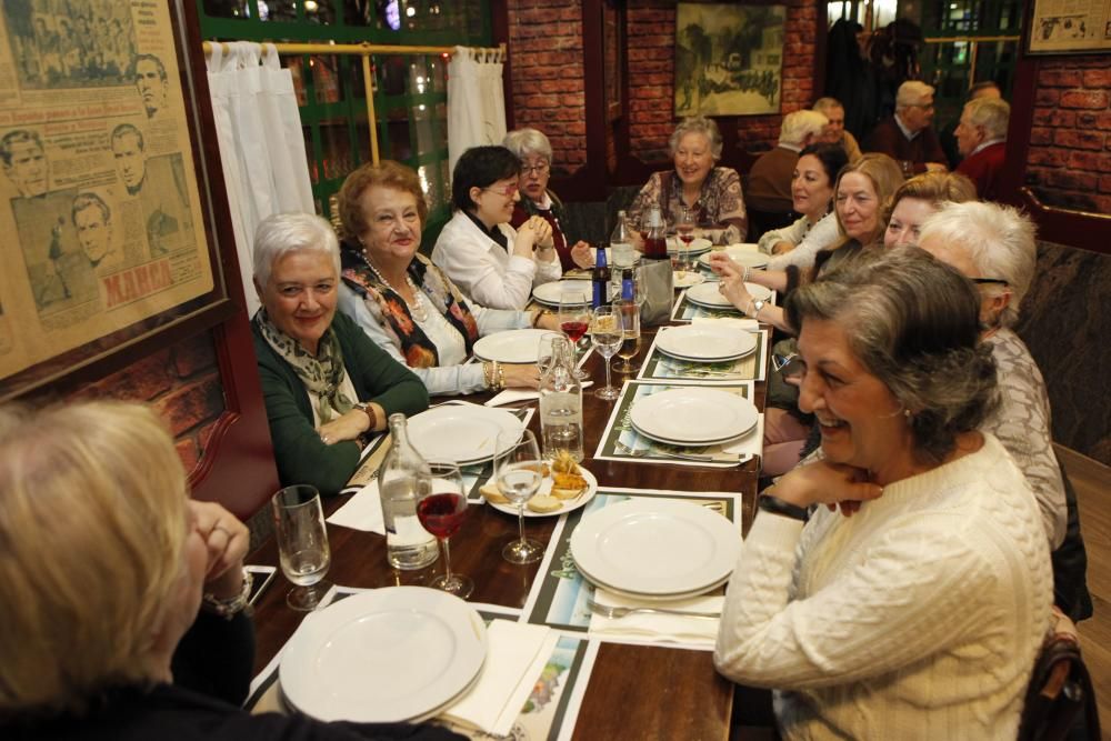 Noche de comadres en Gijón.