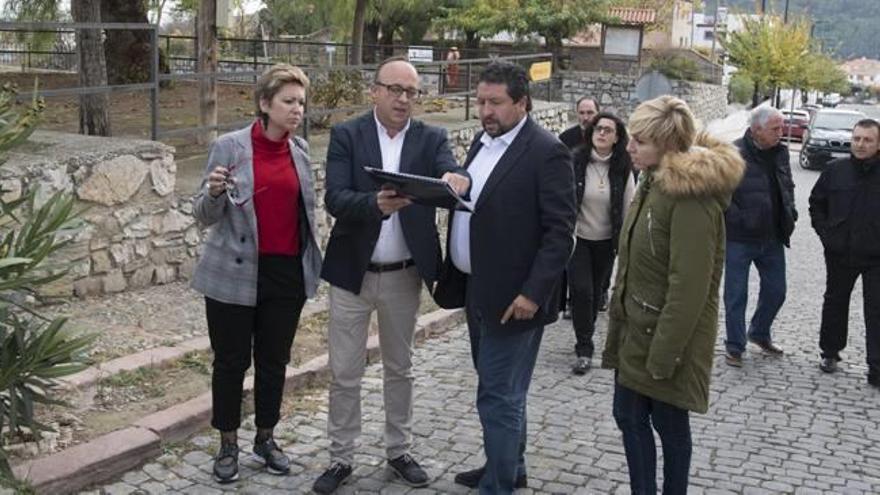 Javier Moliner en una de las visitas a los pueblos de la provincia.