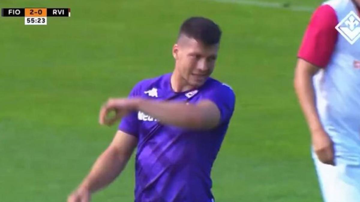 Jovic anotó un póker en su debut con la Fiorentina