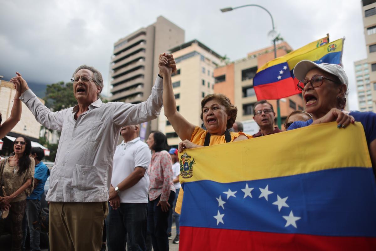 Antichavistas afirman que seguirán luchando para &quot;hacer respetar la soberanía popular&quot;