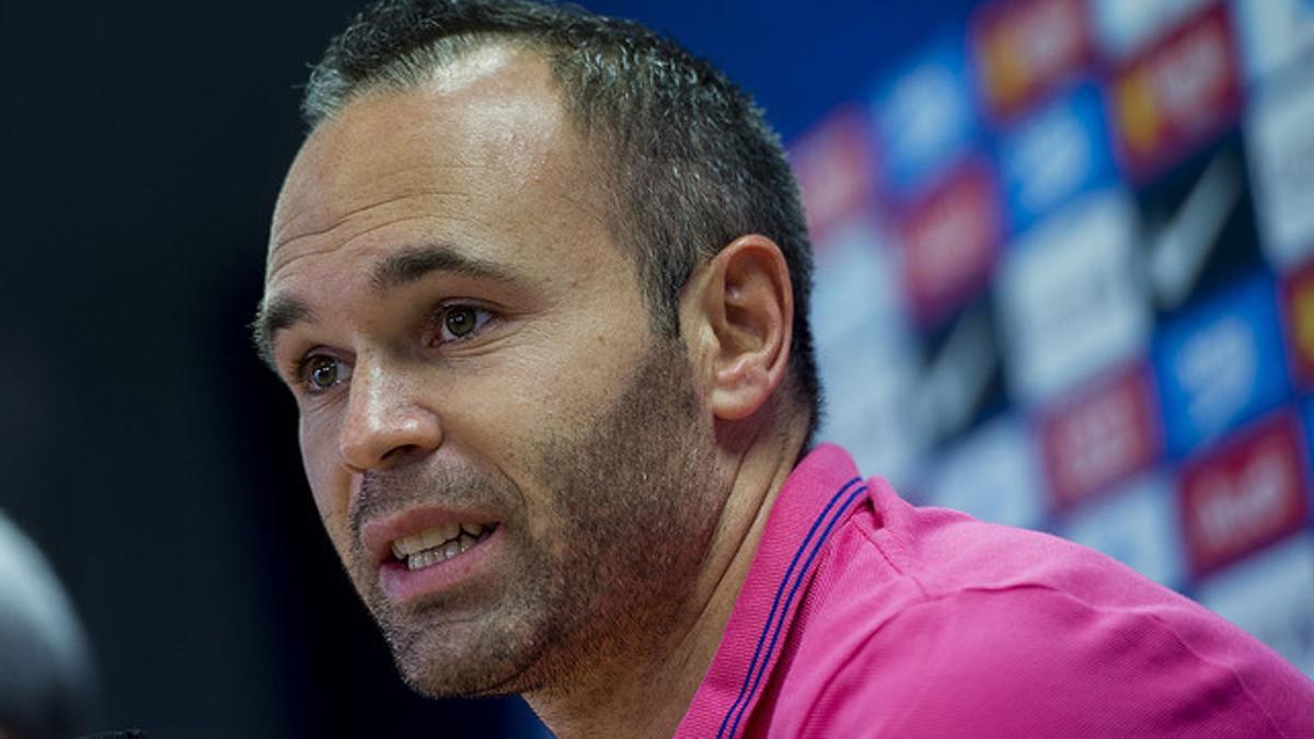 Andrés Iniesta, durante la rueda de prensa tras el entrenamiento de este jueves en la ciudad deportiva