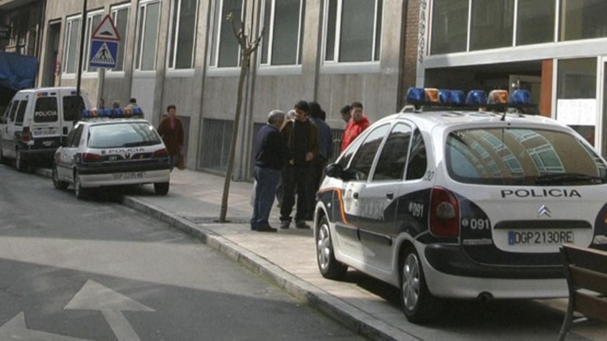 Fachada principal del Juzgado de Avilés, en la calle Marcos del Torniello en una imagen de archivo.