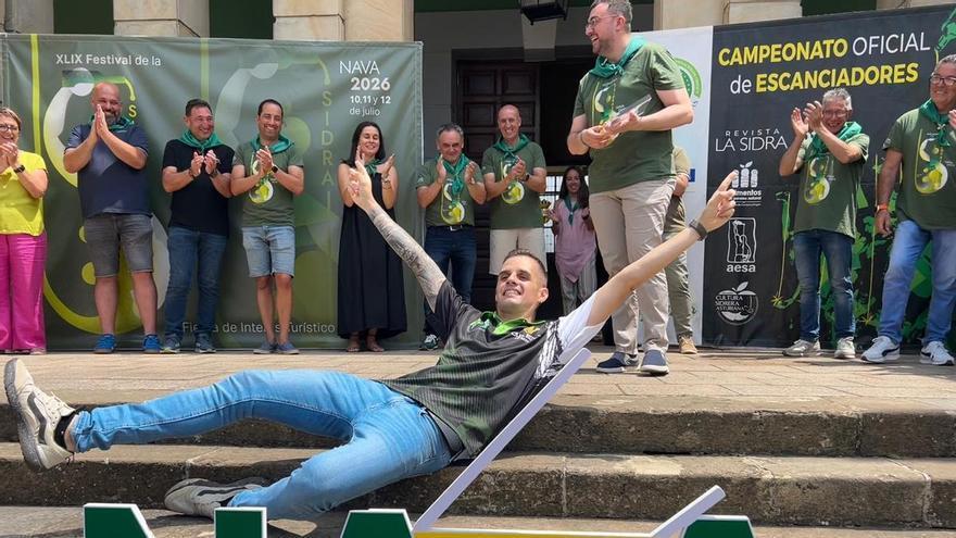 EN IMÁGENES: Concurso de escanciadores del Festival de la Sidra de Nava