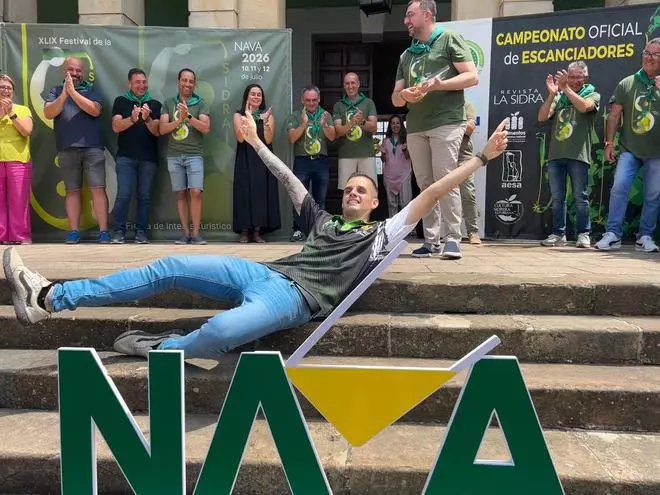 EN IMÁGENES: Concurso de escanciadores del Festival de la Sidra de Nava