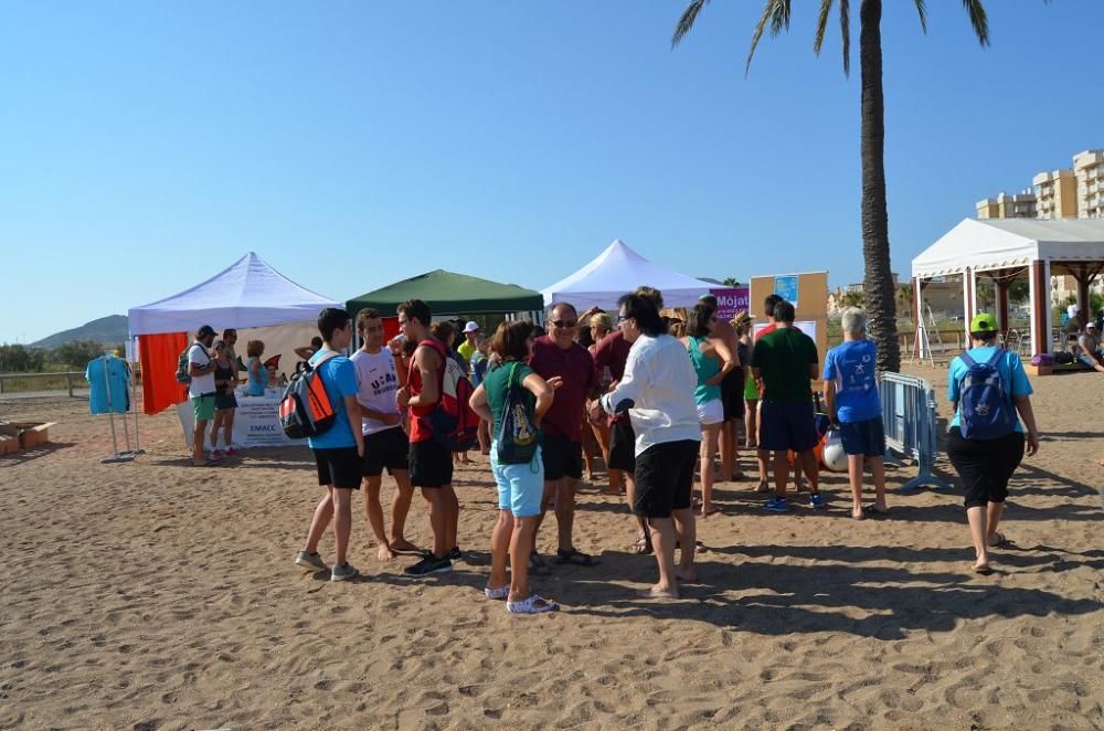 Más de 200 participantes 'se mojan' por la esclerósis múltiple en Playa Paraíso