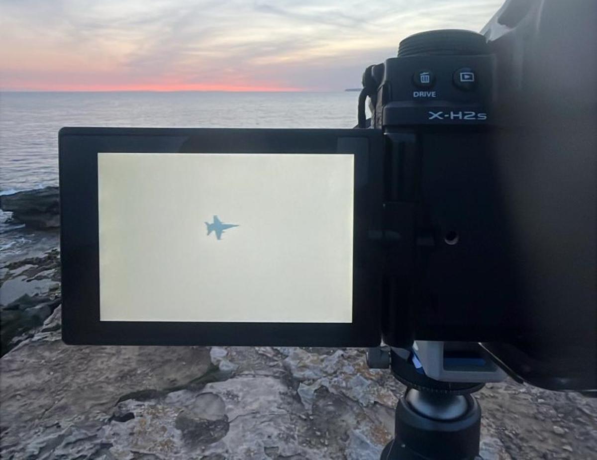 Uno de los cazas captados por la cámara de Javi Parejo mientras sobrevolaba Formentera