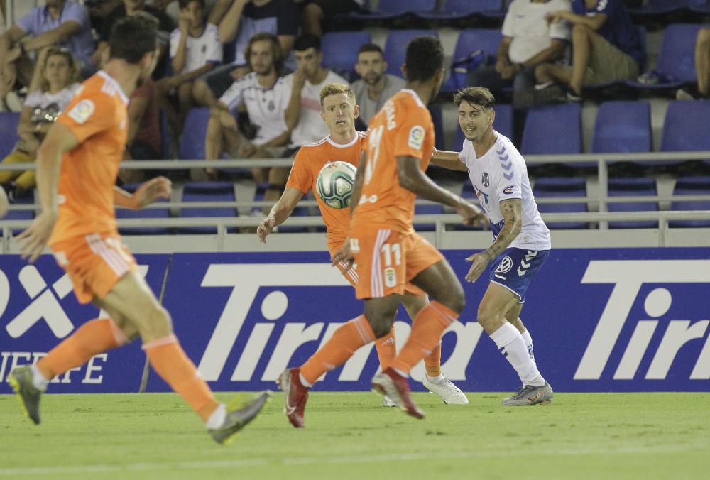 El partido entre el Tenerife y el Real Oviedo, en imágenes