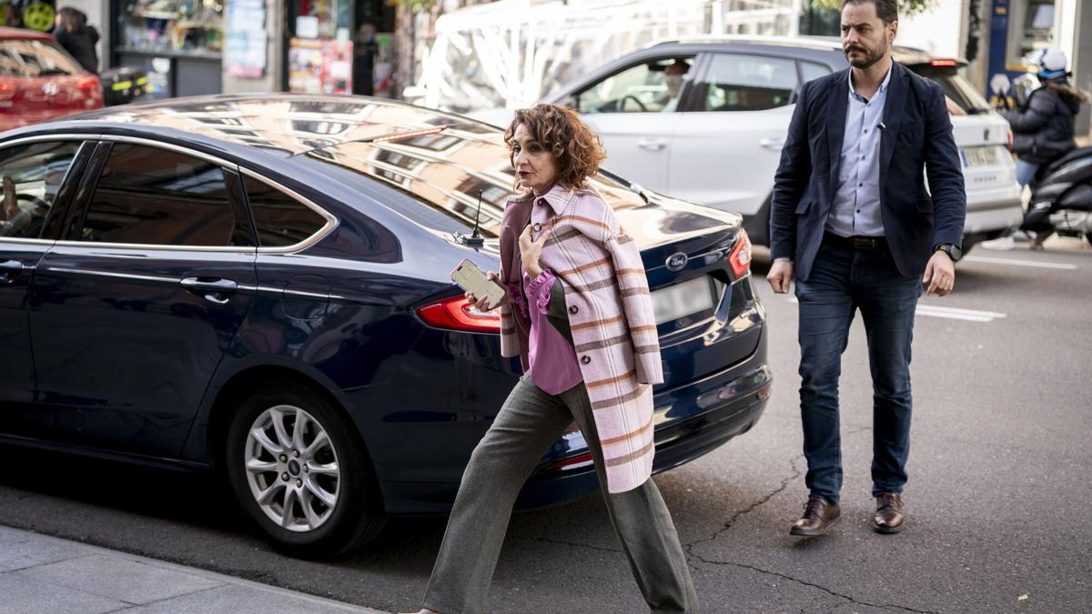 POLÍTICA ESPAÑA | El PSOE critica el incumplimiento de una regla de gasto que nadie cumple