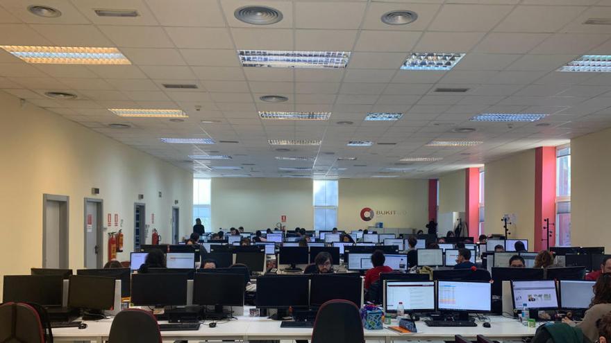 Bukit supera los 300 empleados en Málaga y entra en el mercado de México