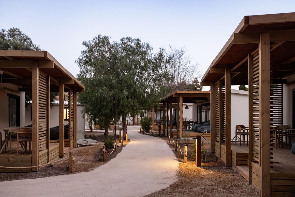 El histórico camping de El Portús ha vivido recientemente un proceso de modernización y actualización de sus instalaciones.