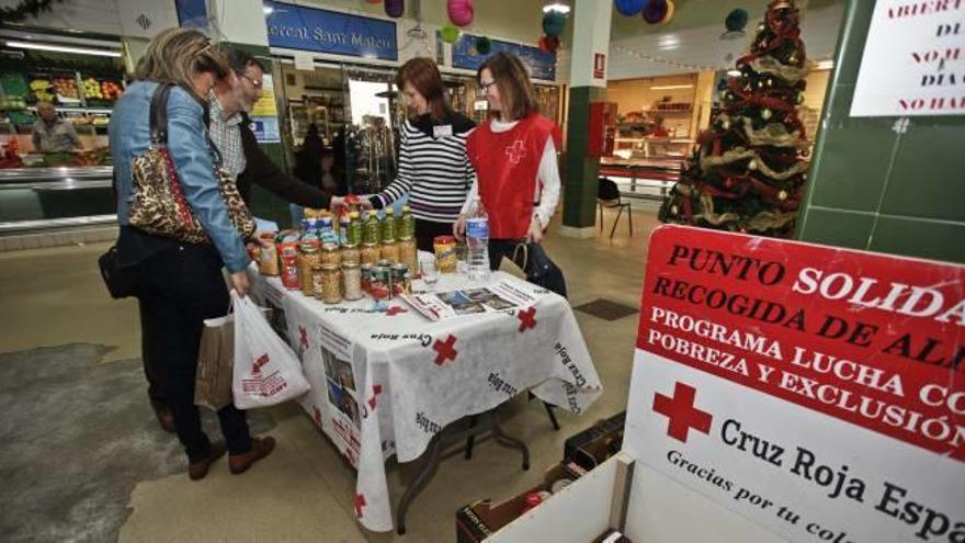 Recogida solidaria de alimentos en Alcoy