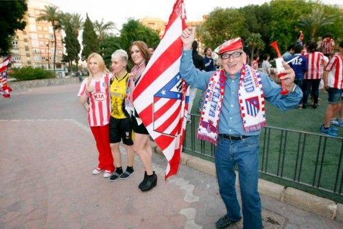 Las calles de la Región se tiñen de rojiblanco con la liga del Atlético de Madrid