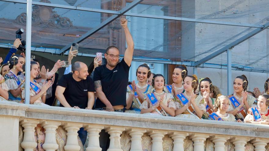 Pirotecnia Turís convierte &quot;el fuego en arte&quot; en la decimotercera mascletà