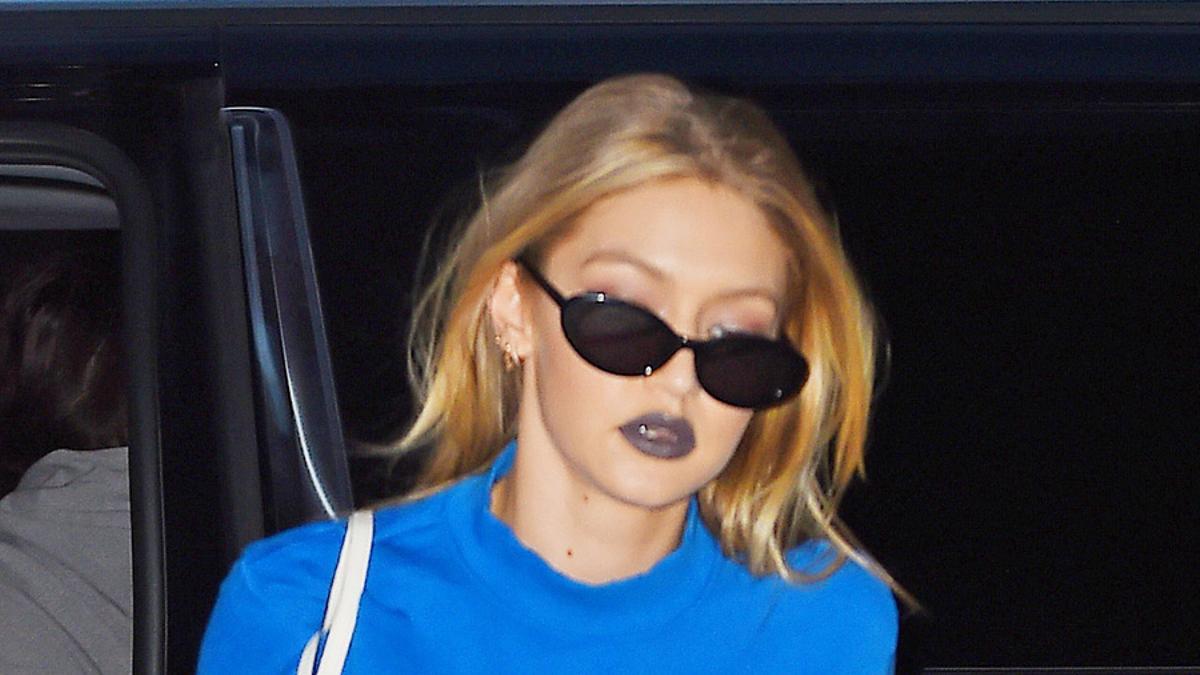 Gigi Hadid vuelve a apostar por un look monocolor