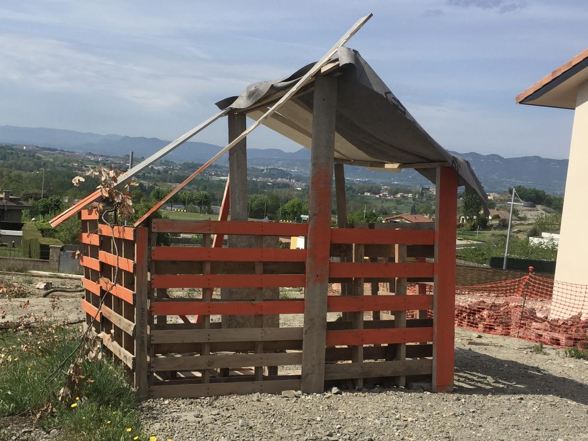 Manresa inaugura l'exposició "Aixopluc" a la Plana