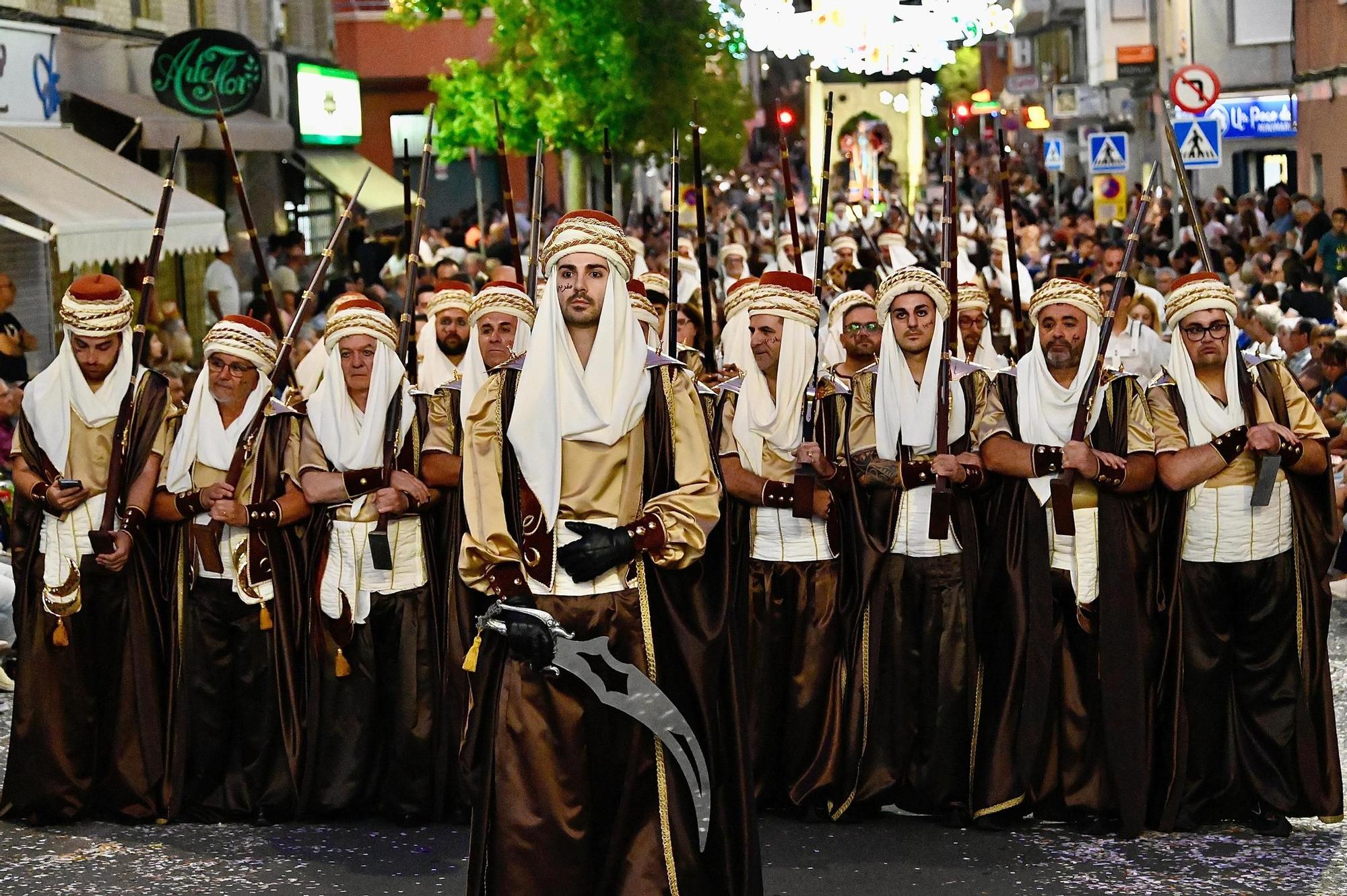 El esplendor de la Entrada Mora conquista Crevillent