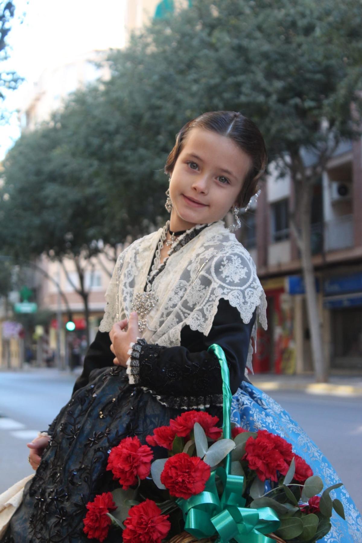 Nayra Luque, de pequeña, disfrutando del pregón infantil.