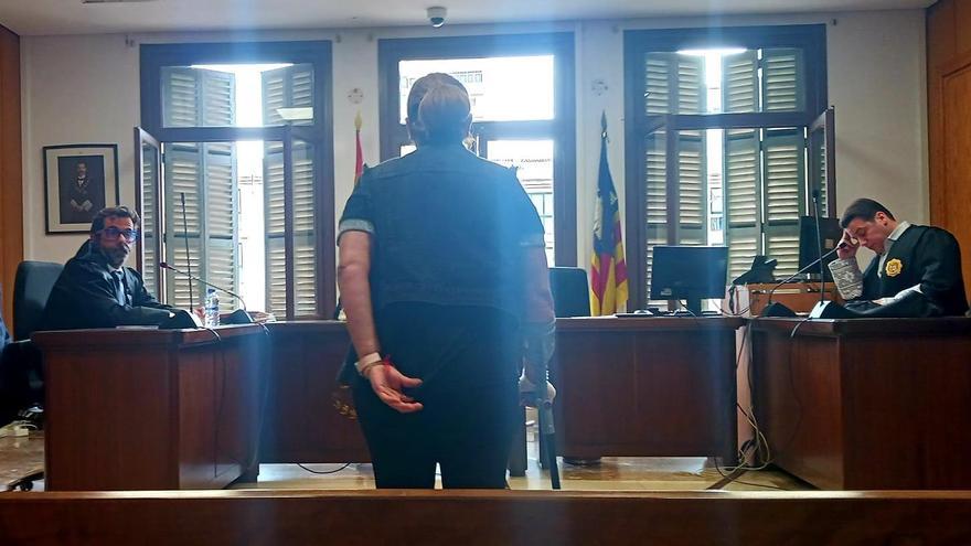 La acusada del altercado con la doctora, hoy durante el juicio celebrado en Palma.