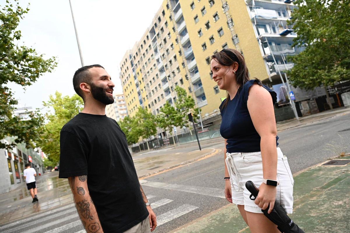 Iván Ruiz junto a Noemí Carrasco, dos vecinos de Sabadell que se fueron a vivir en Terrassa