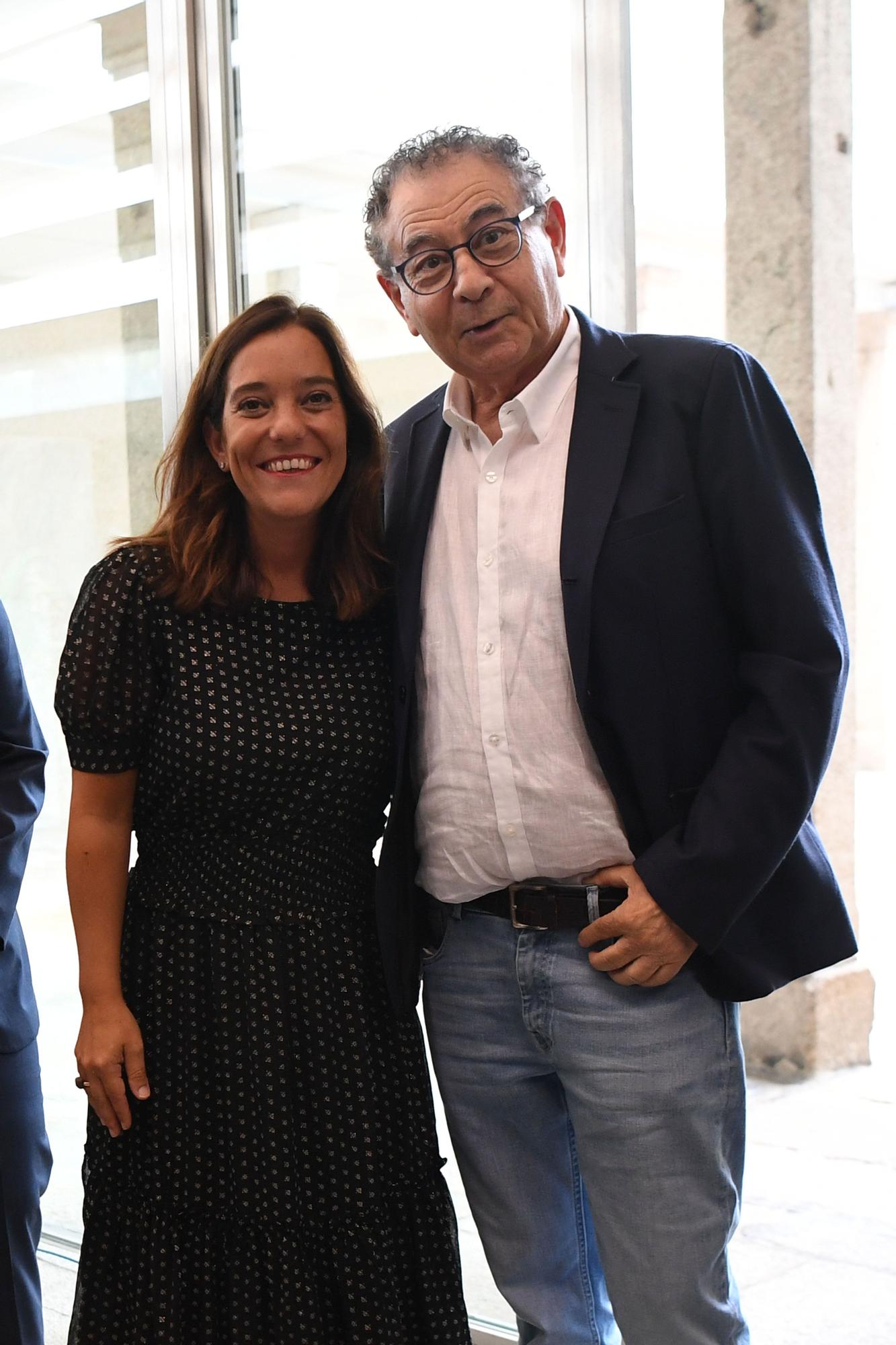 Roberto Verino reivindica a las mujeres en la inauguración de su exposición en la Fundación Luis Seoane