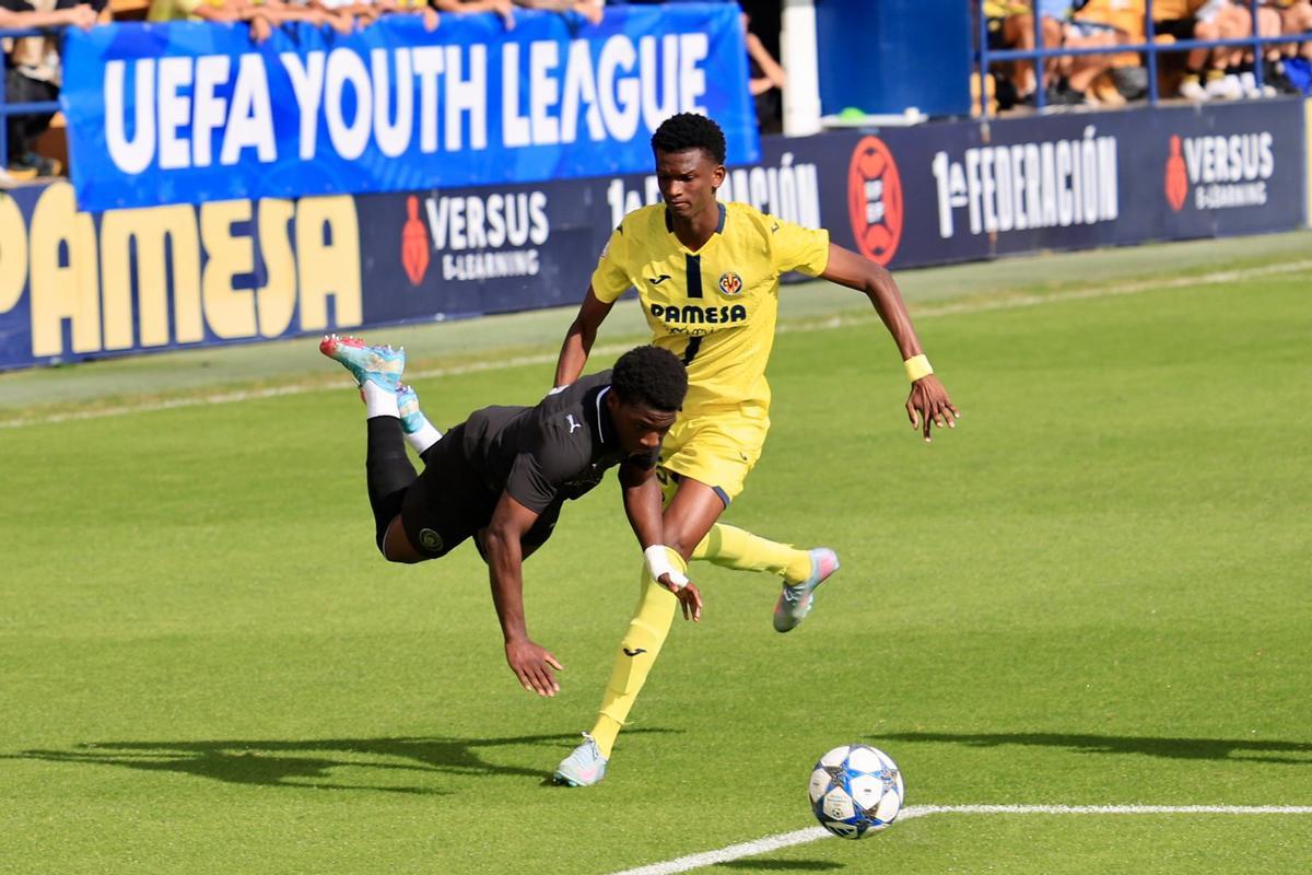El conjunto vila-realense plantó cara al potente rival y al final se alzó con la victoria.
