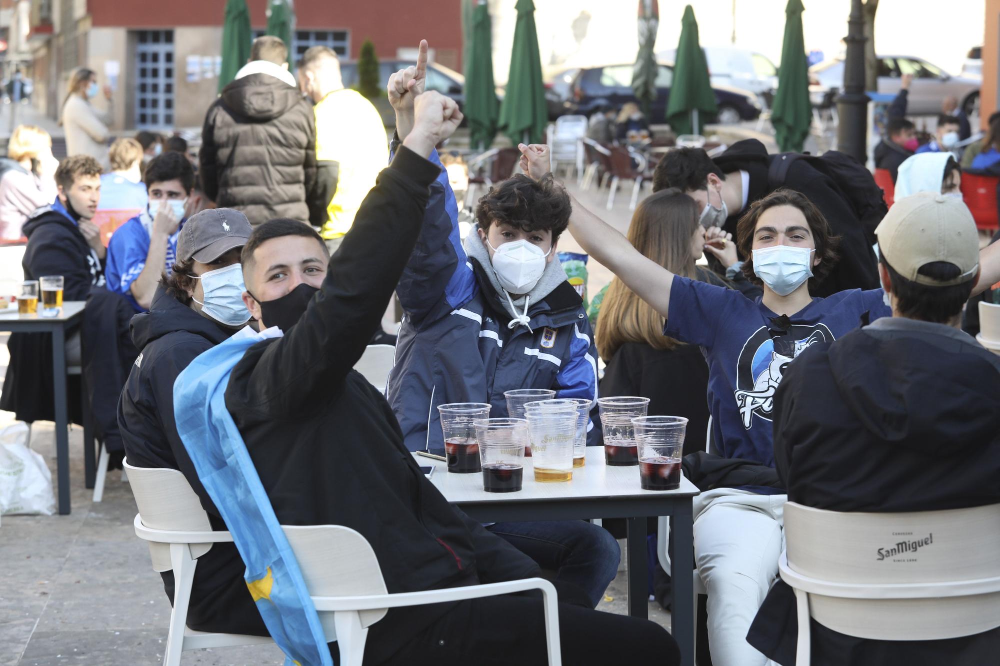 El ambiente en Oviedo durante el derbi