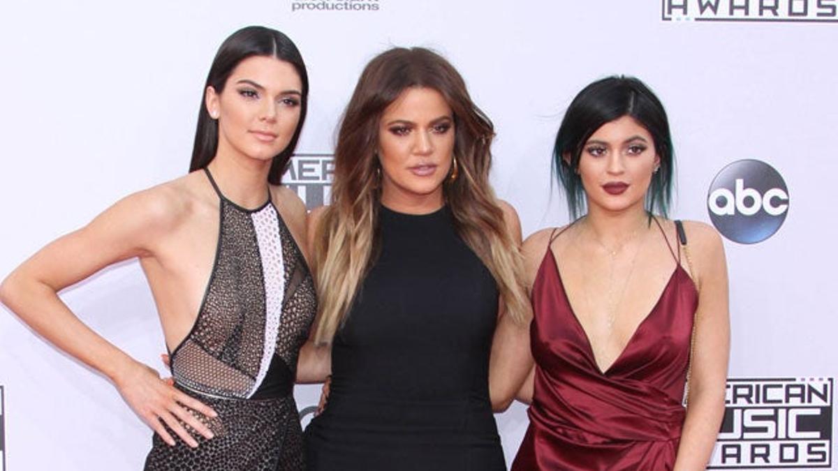 Kendall Jenner, Khloé Kardashian, de Versus Versace y Kylie Jenner