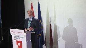 El rey Felipe VI, da un discurso mientras preside la entrega la IX edición del Premio Nacional Pyme del Año 2025 este jueves en Madrid. EFE/ Kiko Huesca