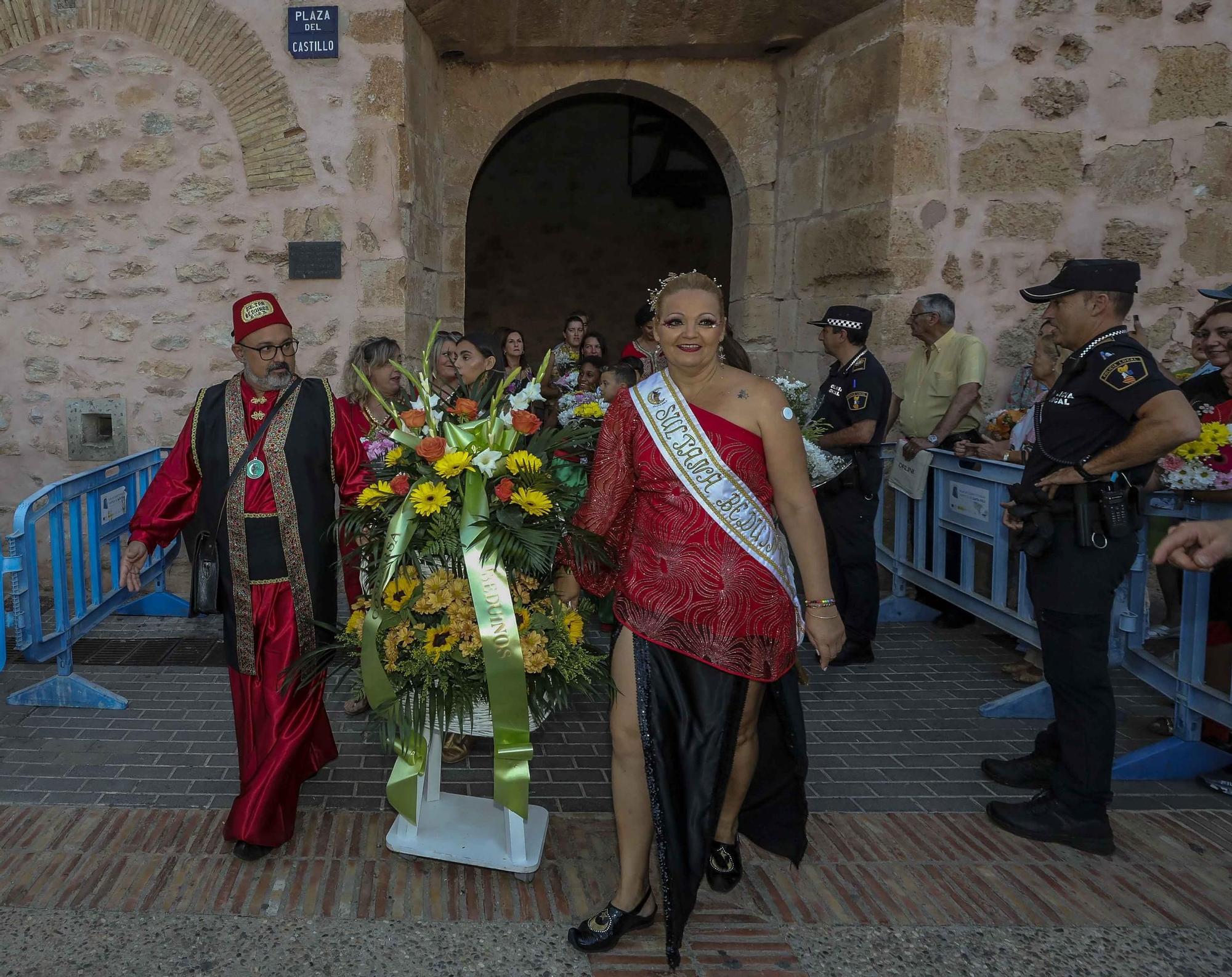 Manto de flores para la patrona de Santa Pola