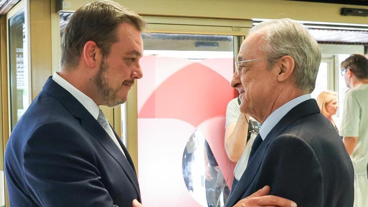 El nuevo secretario de Estado para el Deporte, Víctor Francos, junto al presidente del Real Madrid, Florentino Pérez.