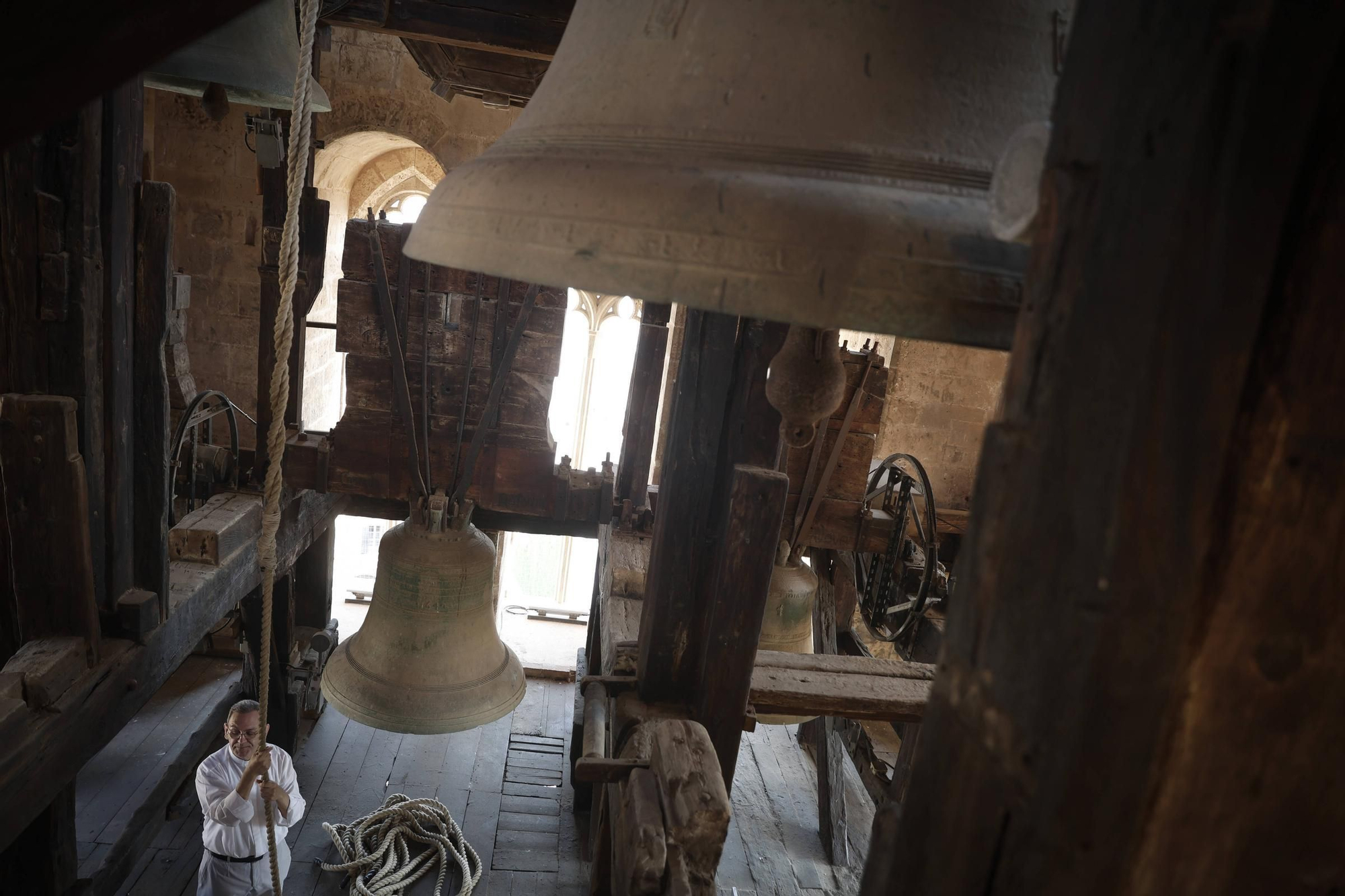 Así es la torre del campanario donde se encuentra N'Aloi.