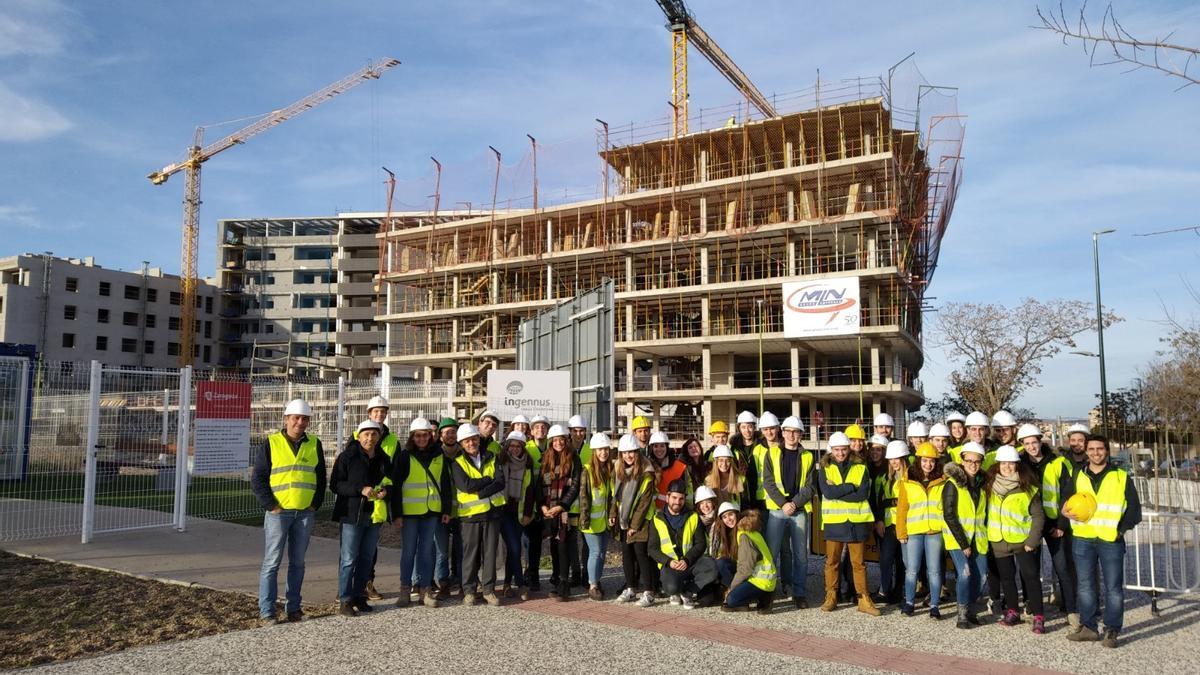 La visita a obras e instalaciones del Grupo MLN es una de las actividades que realiza la cátedra.