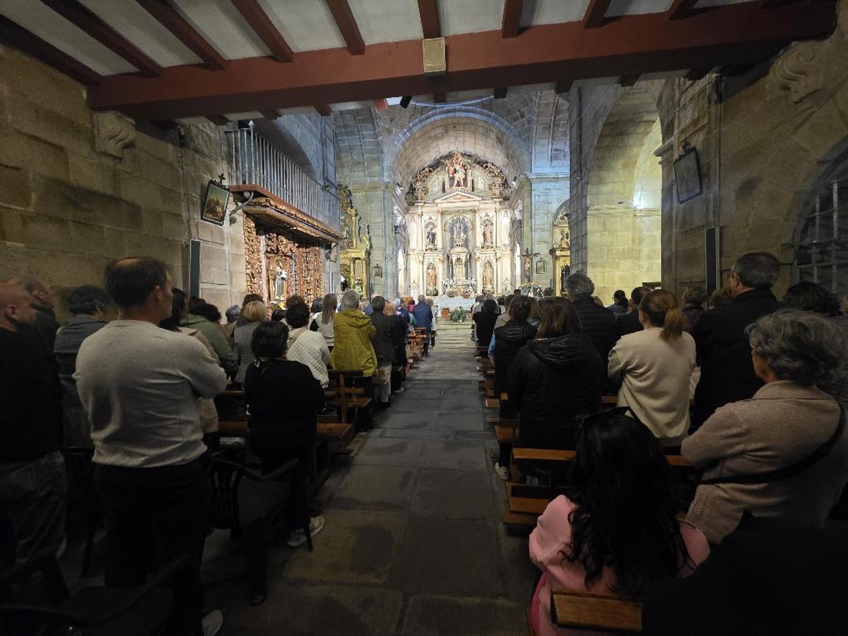 La abarrotada iglesia conventual, esta tarde.