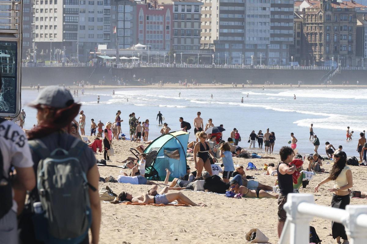 La playa de San Lorenzo, hoy
