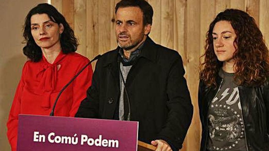 D&#039;esquerra a dreta: Mar Garcia, Jaume Asens i Aina Vidal.