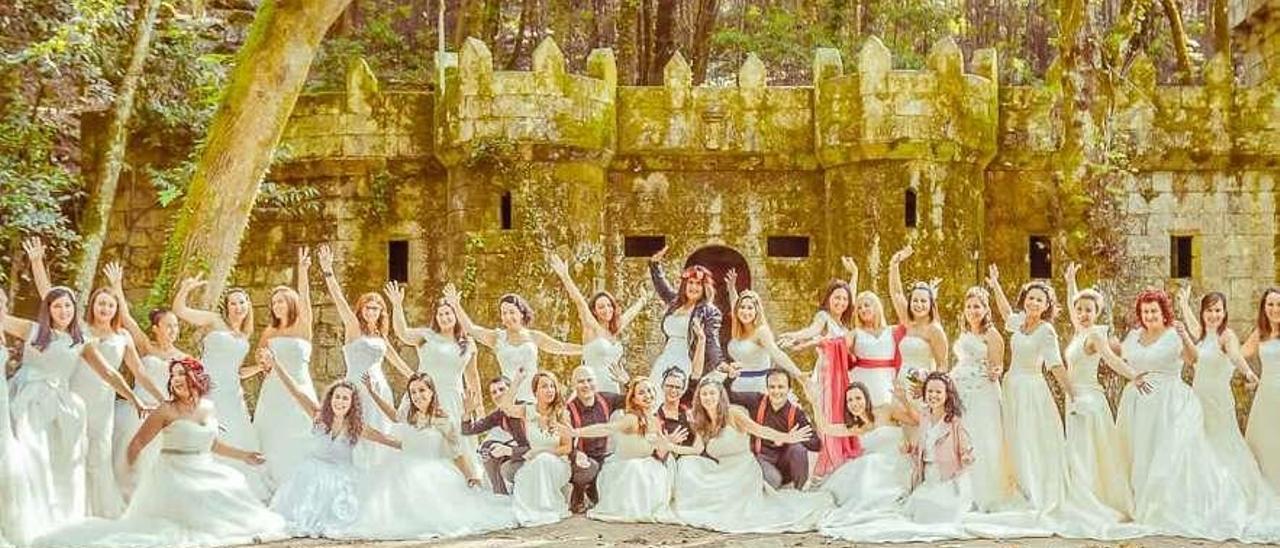 Reunión de novias para una sesión fotográfica en Aldán para el estudio de Brun Santervás. // Brunsantervás