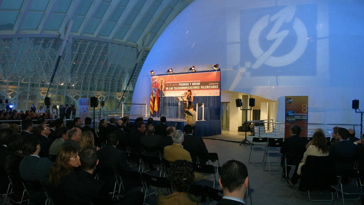 Gala de entrega de premios de la Noche de las Telecomunicaciones Valencianas de 2006, una de sus primeras ediciones.
