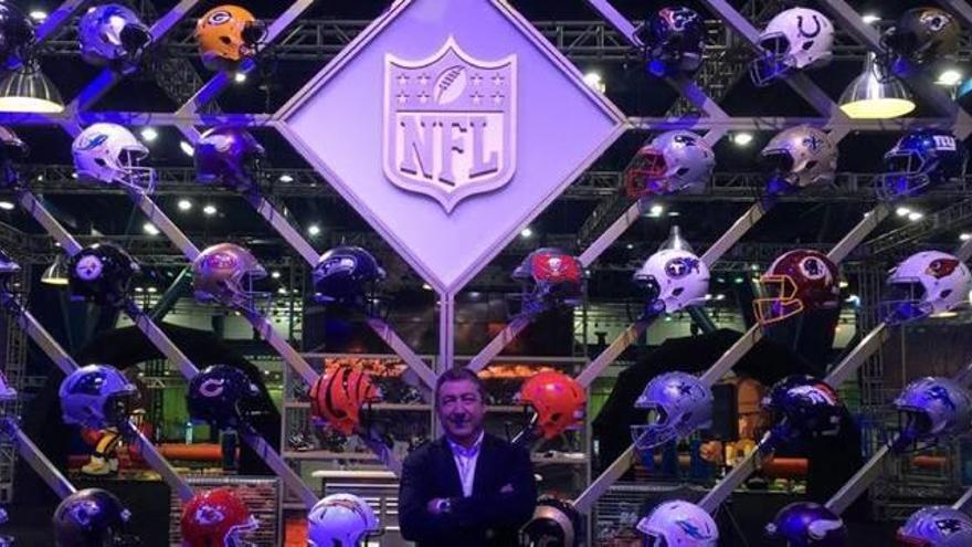 Joan Roca va visitar les instal·lacions de la NFL.