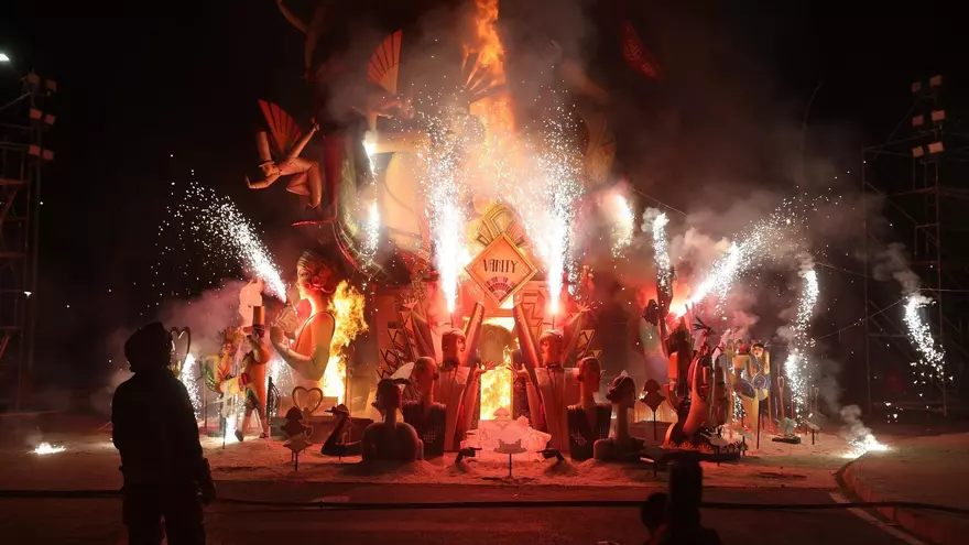 Nueva demora en las ayudas al monumento: solo 30 hogueras cobran a tiempo