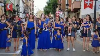 Maria José Catalá  desfila en la Entradeta de Moros y Cristianos de Torrent